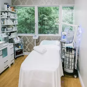 Bild von D’Modern Beauty Microblading, Lash, Skin Studio Laguna Niguel