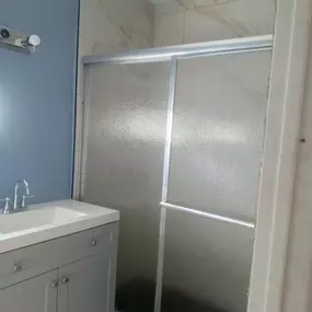 Edgar Lopez Construction- remodelacion de baño