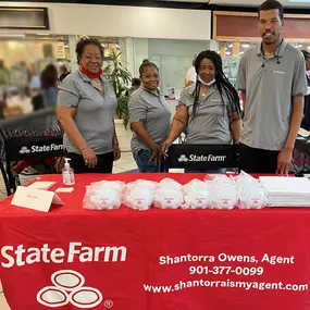 The #ShantorraOwensStateFarm team was recently at a community event promoting small businesses!