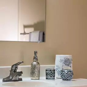 Shaker Run Apartment Bathroom