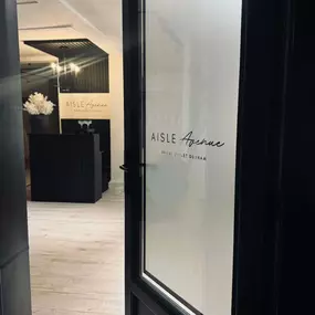 Bild von Aisle Avenue Bridal Outlet