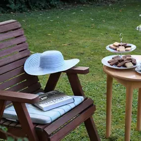 Large garden, perfect for relaxing in the sun