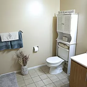 bathroom in apartment at partridge hill