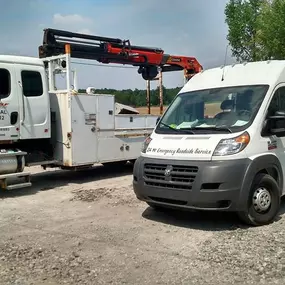 On-Site Truck and Trailer Services offers prompt roadside assistance to support you in emergencies. Our team is ready to respond quickly to minimize downtime and provide effective solutions when you need them most. Count on us to help you get back on the road efficiently and safely.