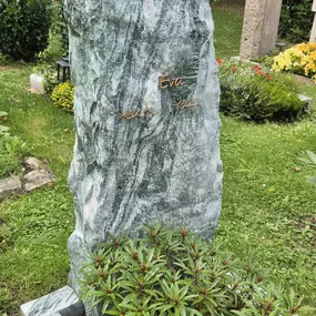 Bild von Kiefer & Kiefer GmbH Steinmetz Meisterbetrieb Garten- & Landschaftsbau Werkstatt in Haar / Ausstellungsfläche Haar und Zorneding