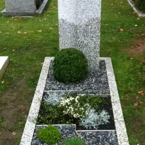 Bild von Kiefer & Kiefer GmbH Steinmetz Meisterbetrieb Garten- & Landschaftsbau Werkstatt in Haar / Ausstellungsfläche Haar und Zorneding