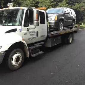 At King Bithal Towing, we specialize in comprehensive towing services designed to meet your needs. Whether it's a short-distance tow or a more extensive requirement, we’re committed to delivering fast, professional, and dependable service at all times. Count on us to handle your towing needs with attention and care.