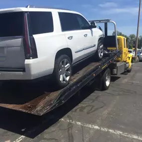 King Bithal Towing is available around the clock with our 24/7 emergency towing services. No matter the time or situation, we are ready to provide prompt and reliable towing assistance when you need it most. Rely on us for dependable service any time, day or night.