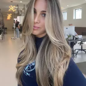 Low Maitnance Blonde Salon For Ombre and Balayage Hair Color