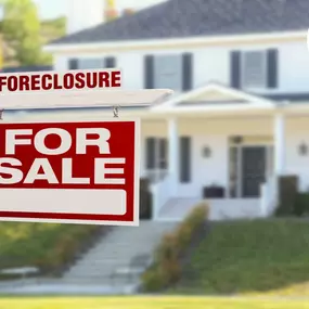 A for sale sign in Birmingham means a homeowner is looking for the right buyer. Whether you're selling traditionally or need a fast cash sale, Bama Home Buyer is here to help. We buy houses in any condition