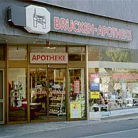 Aussenansicht der Brücken-Apotheke