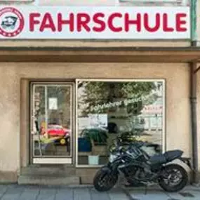 Von außen - Fahrschule Körmer | München