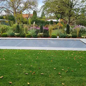 Seitenansicht Pool inkl Pflanzen | Gartenbau Wimmer GmbH in München