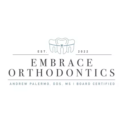 Logotipo de Embrace Orthodontics