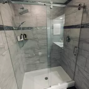 Glass Bath Enclosure