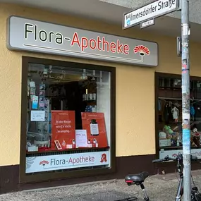 Aussenansicht der Flora-Apotheke