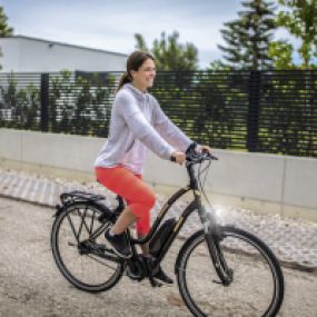 Vorsicht beim Betreten eines Geh-/Radweges als Fußgänger - Kanzlei Köhne, Kulle & Kollegen München