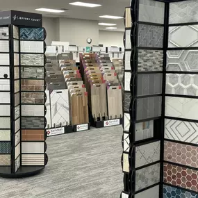 At Ledezma Remodeling, we guide you through a stunning variety of tiles, ensuring your shower renovation or bathtub renovation is both stylish and durable. From modern designs to timeless classics, we help you create a space that reflects your style and enhances your home.