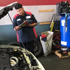 SoCal Auto Repair- Cambio de Aceite