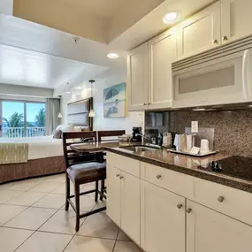 Oceanfront King Kitchenette