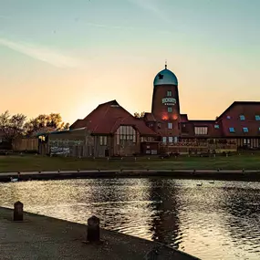 Hickory's Smokehouse Milton Keynes on Caldecottle Lake