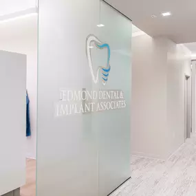 Bild von Edmond Dental & Implant Associates