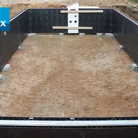 Desjoyaux Pools - Outdoor Garden Swimming Pool Construction