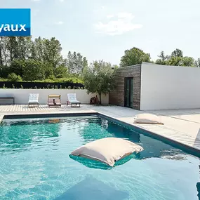 Desjoyaux Pools - Outdoor Garden Swimming Pool Installation