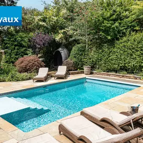 Desjoyaux Pools - Outdoor Garden Swimming Pool Installation