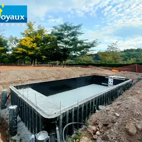 Desjoyaux Pools - Outdoor Garden Swimming Pool Construction