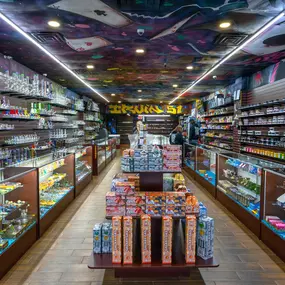 Bild von Cloud 9 Smoke Shop, Vape, & Hookah Co. - New Cobb Pkwy