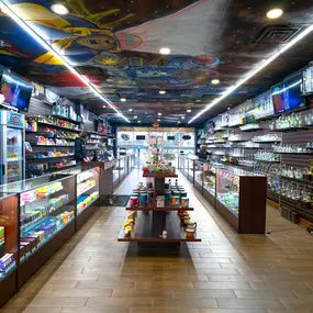 Bild von Cloud 9 Smoke Shop, Vape, & Hookah Co. - New Cobb Pkwy