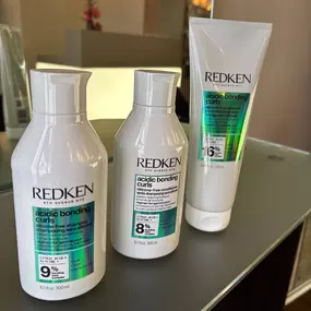 Acidic Bonding Curls