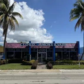 Bild von Cloud 9 Smoke Shop, Vape, & Hookah Co. - North Miami Beach