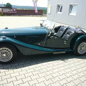 Oldtimer-Restaurierung
verschiedene Modelle