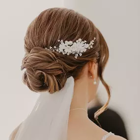 Bild von Toni Todd Bridal. Wedding Hair And Makeup Artist