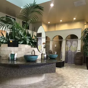 Spa at the Glen, Brea Mall, women sink and showers