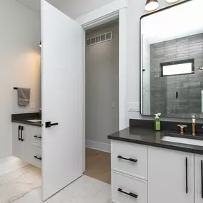 Bild von MIR Homes Inc