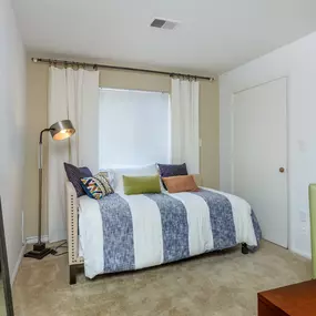Bild von Walden Pond Living