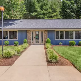 Bild von Walden Pond Living