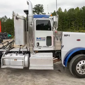 magnum paving truck