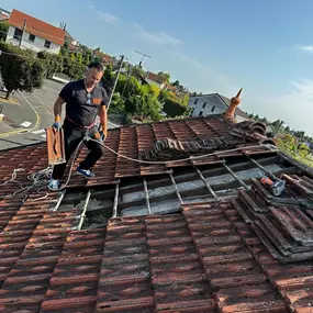 Bild von Couvreur 91 Rm Rénov plus de 20 ans d'expérience au service de votre toiture.