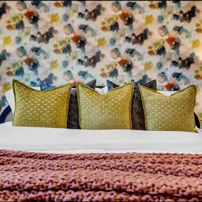 Transform your bedroom into a work of art with this vibrant designer wallpaper from The Wallpaper Co – Scottsdale. Their curated wallcoverings collection blends artistic expression with luxury, helping Scottsdale homeowners achieve a modern, gallery-inspired look.