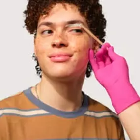 Bild von Benefit BrowBar Bar à Sourcils - Paris Passage Havre