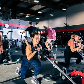 No Limit Personal Training Gym. We offer a Professional Personal Training Service, Group workout sessions and Gym Membership in California. Located in Via Rodeo Placentia CA