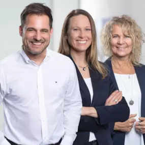 Teamfoto - AXA Versicherungsagentur Tino Hahn in Griesheim