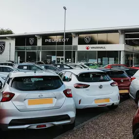 Evans Halshaw Leapmotor Hull Dealership Exterior Forecourt