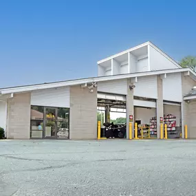 Performance Plus Quick Oil Change Wyoming - Oil Change Entrance