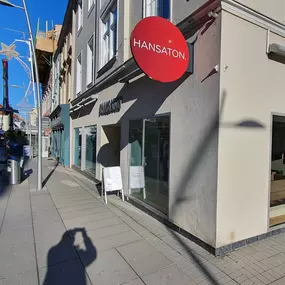 Hansaton Hörkompetenz-Zentrum Neunkirchner Straße 7, Wiener Neustadt von rechts kommend