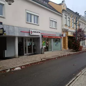 Hansaton Hörkompetenz-Zentrum Hauptplatz 7-8, Mistelbach an der Zaya von links kommend